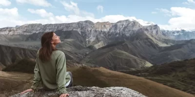 femme-montagne.webp