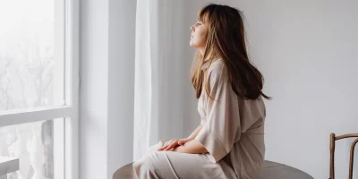 femme-pensive-4.webp