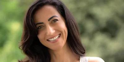 femme-souriante-1.webp