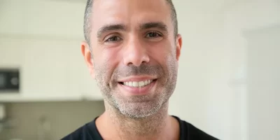 homme-souriant.webp